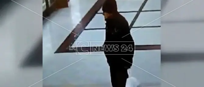 Anziano scomparso da Cosenza avvistato a Catanzaro Lido: ecco il video