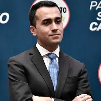 Reddito di cittadinanza, Di Maio chiarisce: «Solo per gli italiani»