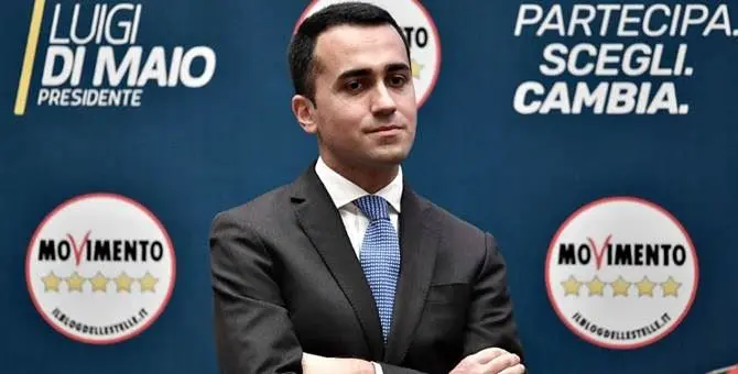 Reddito di cittadinanza, Di Maio chiarisce: «Solo per gli italiani»