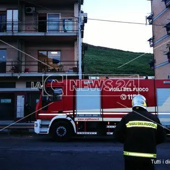 Catanzaro, incendio scoppia in un'abitazione
