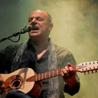“Mister tarantella” come non lo avete mai sentito: Cavallaro canta Ron