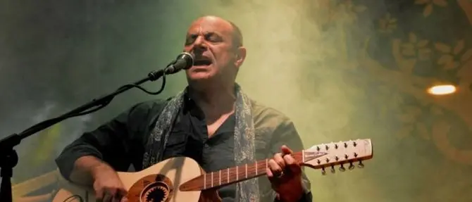 “Mister tarantella” come non lo avete mai sentito: Cavallaro canta Ron