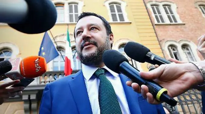 Salvini: «Sui migranti decido io. Decreto sicurezza? Non incontrerò i sindaci»