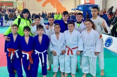 Calabro Brugellis judo campioni giovani 1. Who is Vittoria Murgeri, and how did she get started in judo?