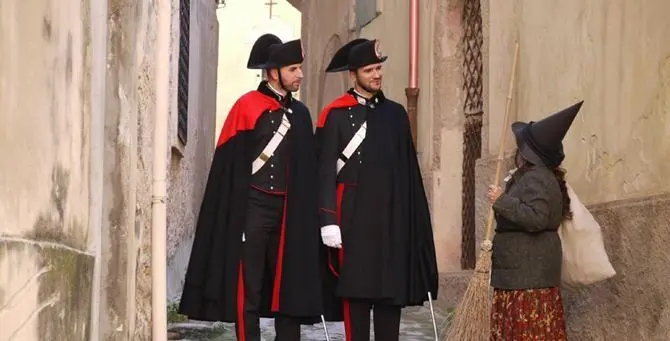 Eccesso di velocità, i carabinieri fermano la Befana a Tropea