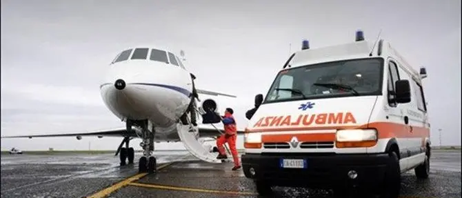 Neonato in pericolo di vita trasferito con urgenza da Reggio a Firenze