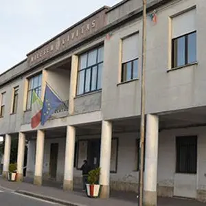 Furto al Comune di Mileto, rubati soldi e carte d’identità in bianco