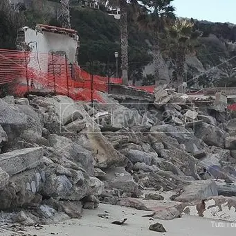 Tropea, dopo due anni il lungomare è ancora un cumulo di macerie