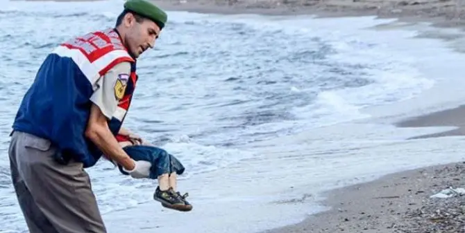 Alan Kurdi, il piccolo morto nel naufragio del 2015 aveva uno zio calabrese