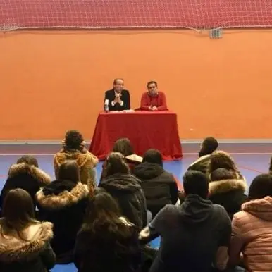 Laratta incontra gli studenti: «La classe dirigente calabrese ha fallito»