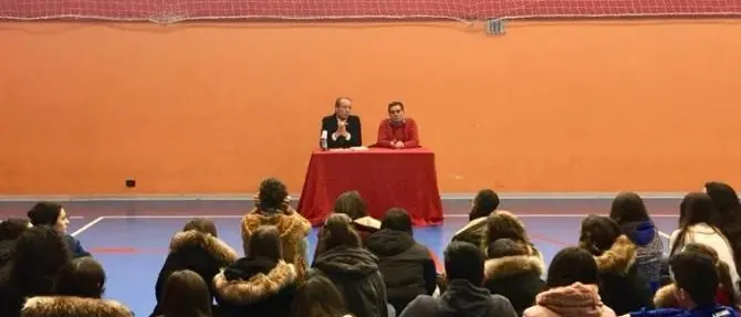 Laratta incontra gli studenti: «La classe dirigente calabrese ha fallito»