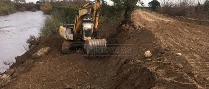 Maltempo, il Crati torna a fare paura: Protezione civile in allerta