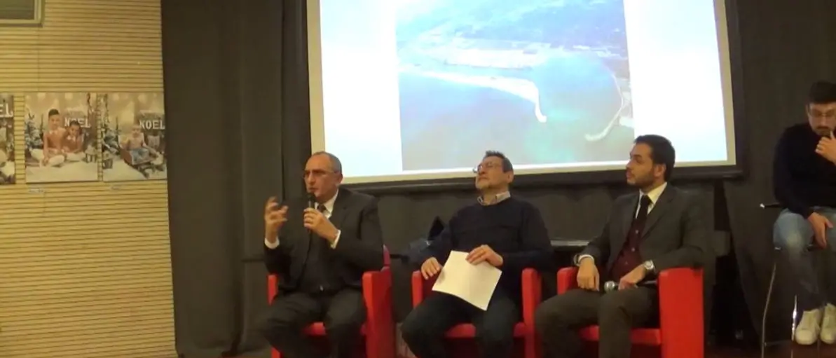 Quale futuro per il porto di Gioia Tauro? Studenti a confronto