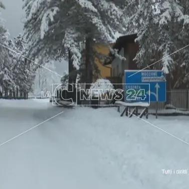 La provincia di Cosenza nella morsa del gelo, nevica ancora sui rilievi