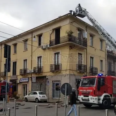 Si incendia canna fumaria, paura a Cosenza