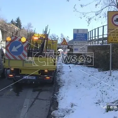 Caos sulla strada per la Sila, protestano i sindaci e l'Anas corre ai ripari