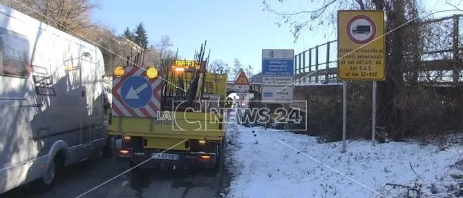 Caos sulla strada per la Sila, protestano i sindaci e l'Anas corre ai ripari