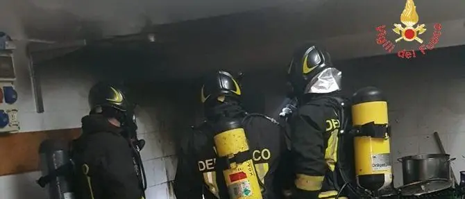 Nocera, friggitrice va a fuoco: caos nella cucina di un albergo