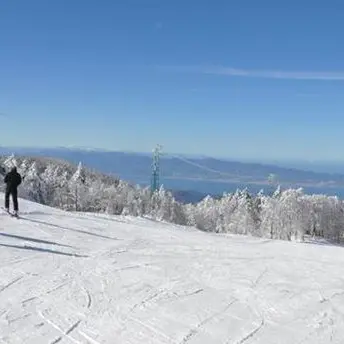 SCI | A Gambarie la festa sulle nuove piste con Kristian Ghedina
