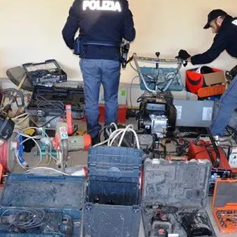 Catanzaro, attrezzi rubati ritrovati in un alloggio di viale Isonzo