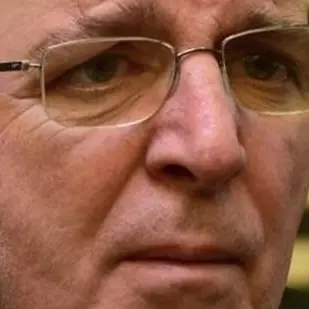Sanità, il presidente Oliverio tira dritto e nomina i nuovi commissari: ecco chi sono