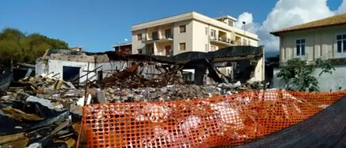 Amianto a Gallico, da 35 giorni ancora sulla spiaggia