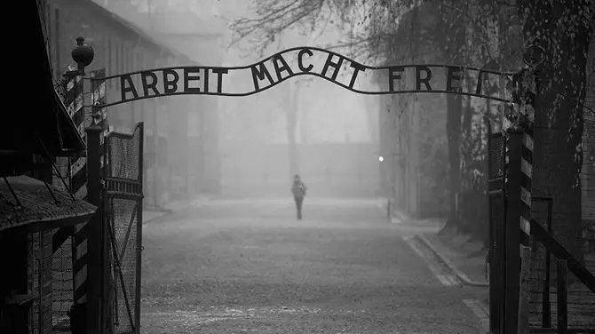 Catanzaro, una mostra per celebrare la Giornata della memoria