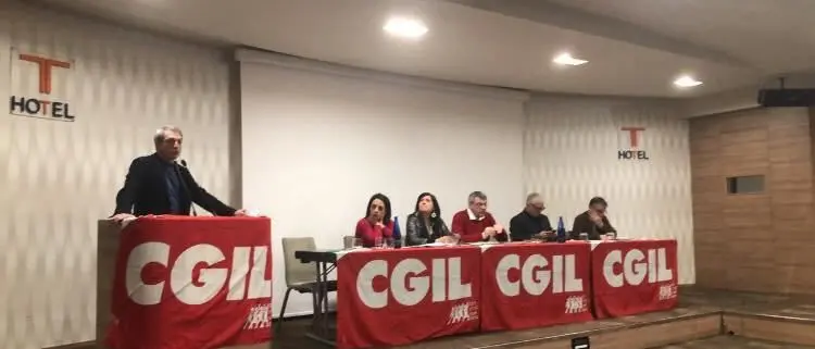 Cgil: «Scontro sanità intollerabile, presto mobilitazione»