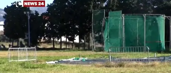 A Reggio Calabria il campo Coni sprofonda nel degrado