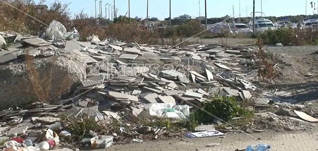 Catanzaro lido nel degrado, cittadini esasperati: «È una città sporca»