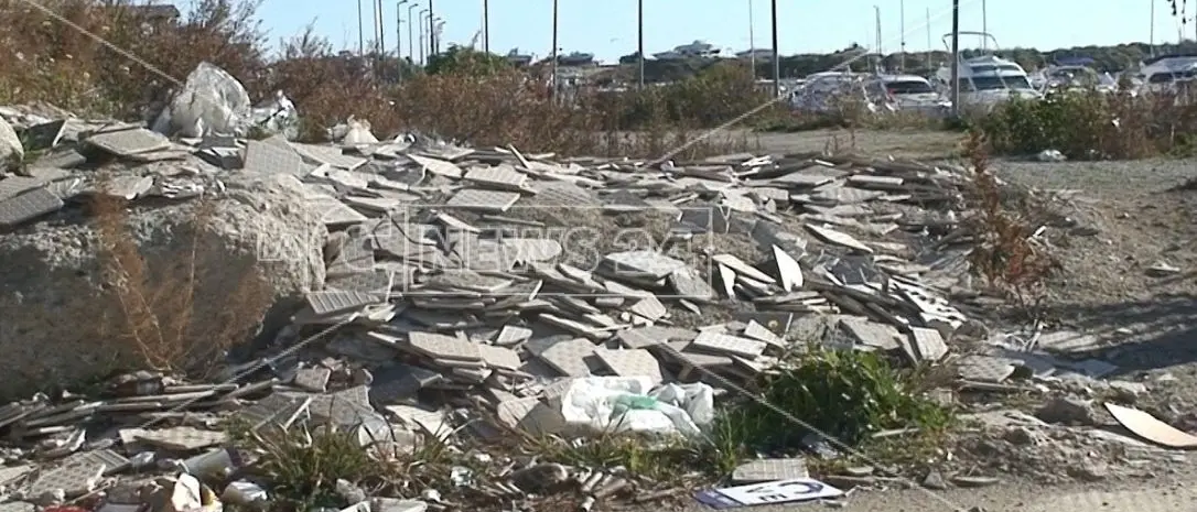 Catanzaro lido nel degrado, cittadini esasperati: «È una città sporca»