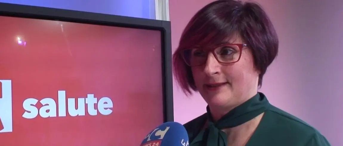 “A spasso con il lupo”, la storia di Luana e della sua malattia