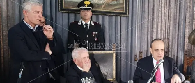 Il ministro Bonisoli a Cosenza vecchia: «Pronti 90 milioni. Da spendere bene»