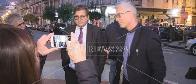 Sanità, consegnato a Gratteri un esposto sulle nomine dei manager scelti da Oliveiro