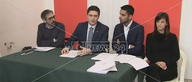 Taglio ai privilegi, il M5s: «Alla Regione fanno le barricate contro la proposta»