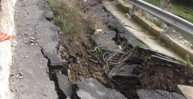 La vallata frana ed esplode la conduttura del gas: panico e sfollati a Seminara