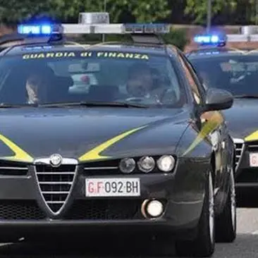 Autocarro con 155 chili di marijuana, un arresto a Roseto Capo Spulico