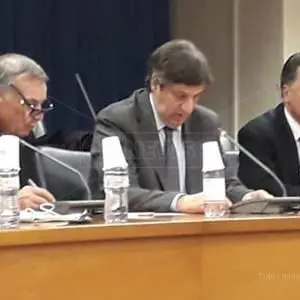 Regione, l'appello del centrodestra: «Oliverio si dimetta e si torni al voto il 26 maggio»
