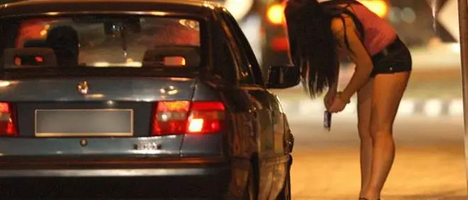 Accompagnava ragazze a prostituirsi, arrestato 60enne a Lamezia