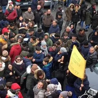Fabrizia, l'unica banca chiude e il paese scende in piazza
