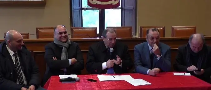 Ospedale di Locri nel caos: commissario alla Sanità incontra i sindaci