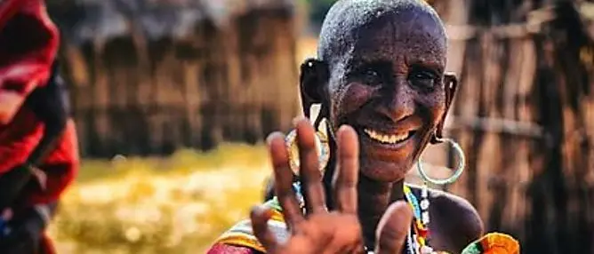 Maschere tradizionali della Tanzania all’asta a favore della Scuola di Anatomia