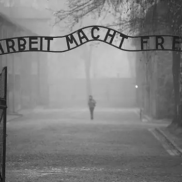 La Shoah: potrebbe succedere ancora? Approfondimenti a Pubblica Piazza
