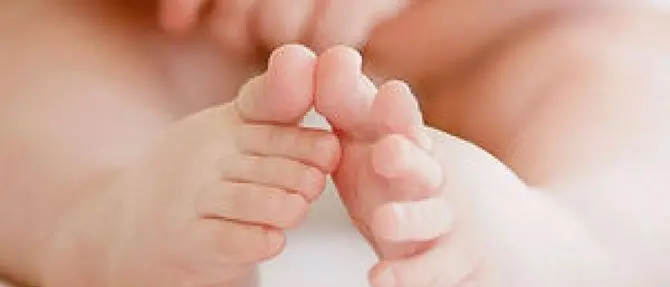 Operato in utero alla spina bifida, il bimbo è sano e sta bene