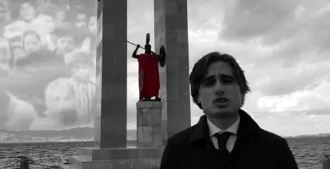 Reggio veste di rosso la dea Atena per non dimenticare anche gli olocausti moderni