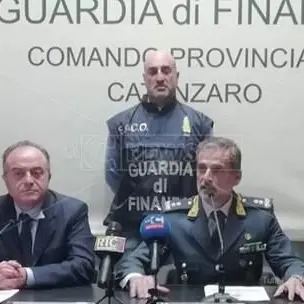 Fiumi di droga importati dal Sudamerica. Sgominata la “multinazionale del narcotraffico”