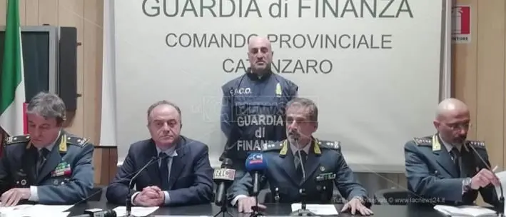 Fiumi di droga importati dal Sudamerica. Sgominata la “multinazionale del narcotraffico”