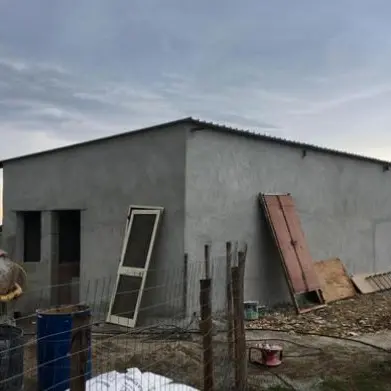 Il fabbricato è abusivo, scatta il sequestro a Isola Capo Rizzuto