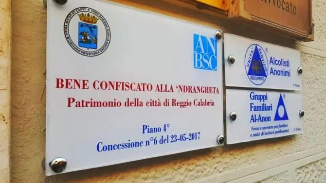 Immobile sequestrato alla mafia diventa sede di alcolisti anonimi