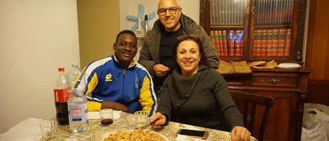 A cena a casa degli stranieri del territorio: l’idea della Progetto Sud